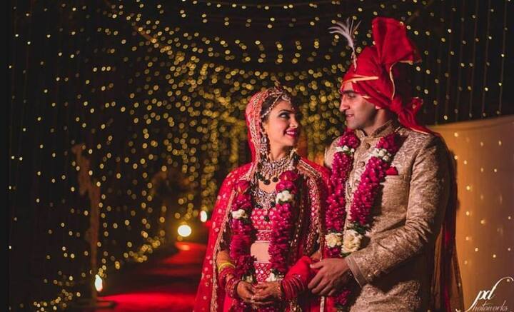  New Delhi: After Kavita Kaushik, Panchi Bora, Amit Dolawat, another actress has now walked down the aisle. ‘Nagarjun – Ek Yoddha’ actress Pooja Banerjee has tied knot with his sportsman boyfriend Sandeep Sejwal. TV actress Pooja Bannerjee is on cloud nine and the reason is that she has finally got hitched. It was a traditional Bengali-Jaat marriage. Actress looked pretty as bride in the Bengali dress. Pooja’s friend and TV actor Anshuman Malhotra was also present at the wedding. Check out these pictures and videos from her Sangeet and Mehendi ceremony: pooja 1 pooja 2 pooja 3 pooja 4 pooja 5 pooja 6 pooja 7 pooja 8 pooja 9 pooja 10 Pooja Banerjee got engaged to her long-time boyfriend Sandeep Sejwal on 12th October. He is a swimmer and Asian Games Medalist. (Image Courtesy – PurushottamDebPhotoworks)