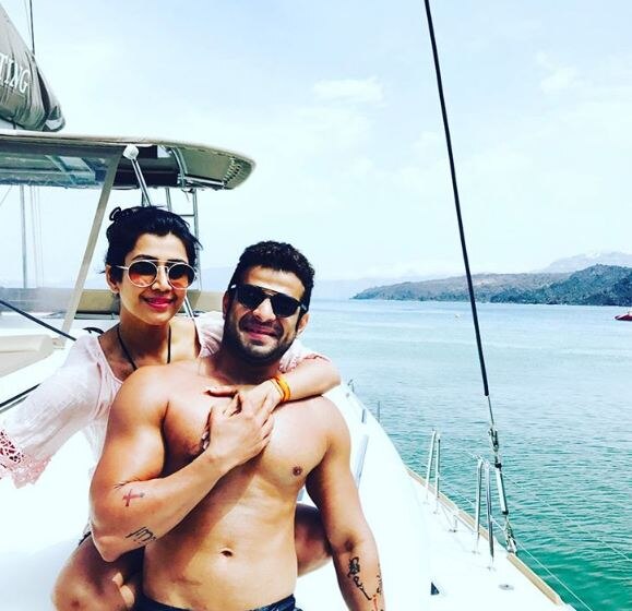 Ankita had words with production house two months ago so that Karan gets a
week long off.
(Instagram)