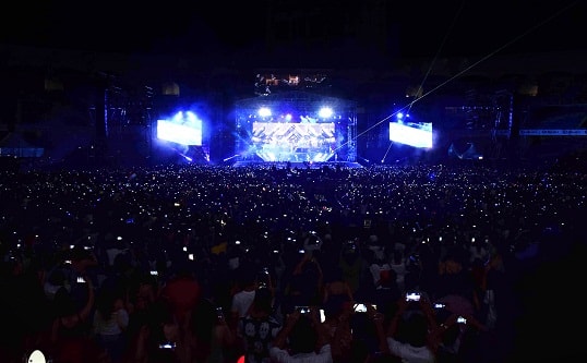 Fans take pictures, videos from their mobile phone as Justin Bieber performs during his concert in Mumbai. (Sushant Agonde/SOLARIS IMAGES)