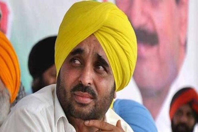 Punjab: AAP's Bhagwant Mann hits back at Gurpreet Ghuggi Punjab: AAP's Bhagwant Mann hits back at Gurpreet Ghuggi