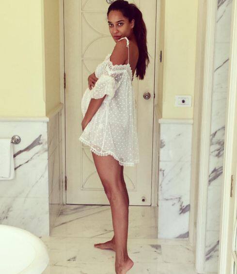 Model-turned-actor Lisa Haydon, who is in her third trimester of pregnancy is enjoying every bit of this period. Since the time she made this good news public, Lisa had been posting her killer pictures with baby bump. (PC: Instagram/lisa haydon)