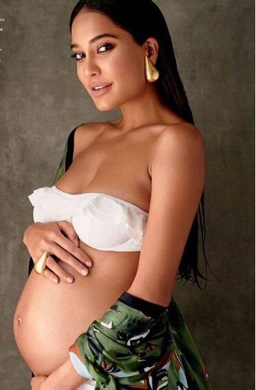 Lisa is in a full mood to celebrate her pregnancy. (PC:Instagram/bollywood4you)