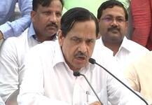 Siddiqui hits back at Mayawati, calls her \'biggest blackmailer\'