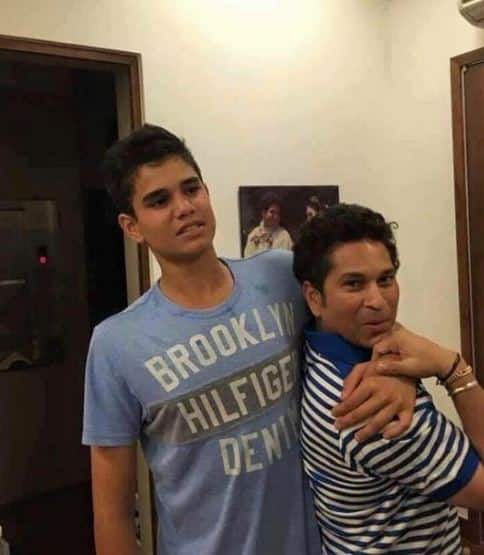 Twitterati Once Again Went Crazy Over Uncanny Resemblance Between Arjun Tendulkar And Justin Bieber Twitterati Once Again Went Crazy Over Uncanny Resemblance Between Arjun Tendulkar And Justin Bieber