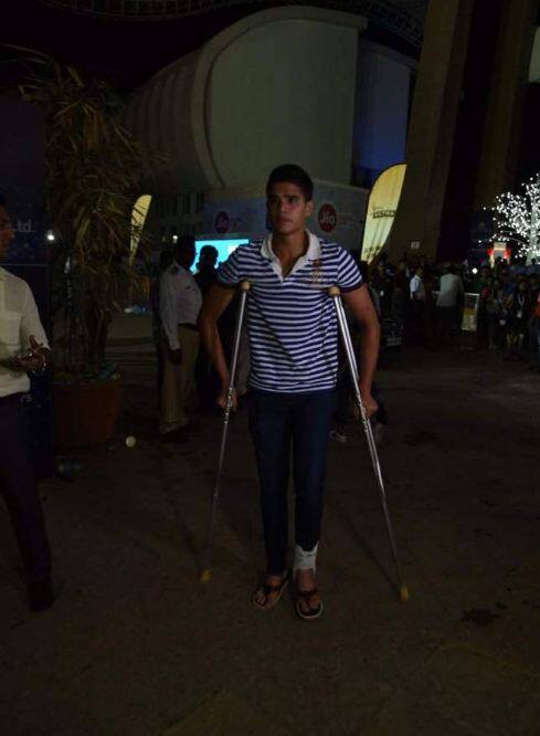 Arjun,too, is a big fan of the candian sensation and even attended the concert in Mumbai with crutches to support his leg injury. (Photo: Twitter)