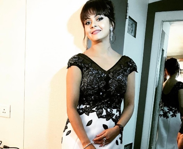 Devoleena Bhattacharjee- Kirron Kher is one of the most beautiful actresses and amazing person by heart. She has played glamorous and fashionable mother in Bollywood movies. She is beautiful and fit perfectly in the shoes of glamorous mother of today’s generation. Her good performances are Devdas, Veer Zara, Om Shanti Om and the best one Dostana.