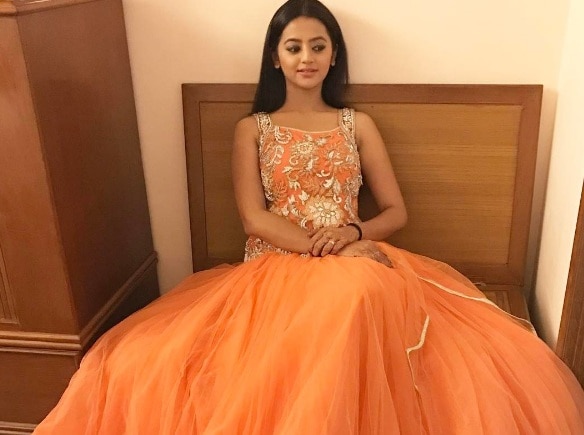 Helly Shah- Kajol is among one the most beautiful and talented actresses till date. She has played mother's roles in movies like Kabhi Khushi Kabhie Gham, Fanna, My Name is khan and many more. She has performed it brilliantly. Remember in k3g she was so conscious of getting her kid learn about Indian culture. Even she played mom to 3 kids in We are family and in that too she looked pretty.