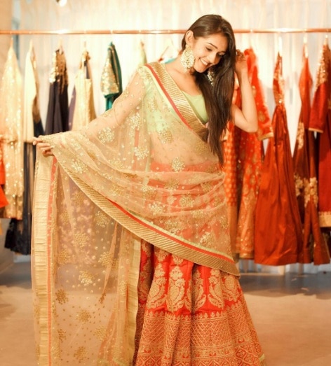 Tanya Sharma- Dimple Kapadia is one of the most beautiful and gorgeous leading ladies in Bollywood movies. I loved her role in the movies like Pyaar Mein Twist, Welcome Back and Cocktail and many more.