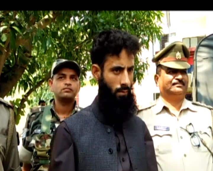 Hizbul terrorist Naseer Wani brought to Lucknow Hizbul terrorist Naseer Wani brought to Lucknow