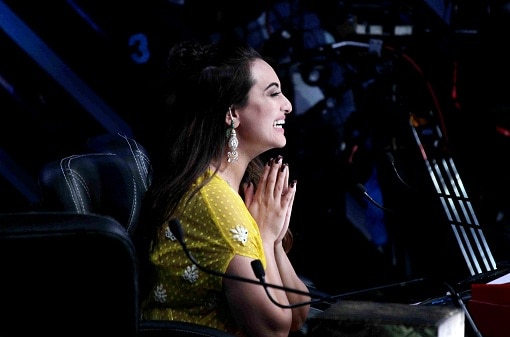 Bollywood actor Sonakshi Sinha on the sets of Star Plus TV show Nach Baliye Season 8 in Mumbai, India on May 16, 2017. (Utsav Devdutta/SOLARIS IMAGES)