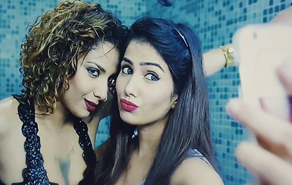 After Nia Sharma, ex-Bigg Boss contestant Diadra Soares gets INTIMATE with female star