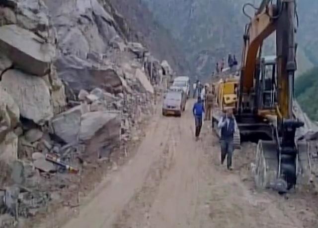 After being hit by landslide, Rishikesh-Badrinath NH now clear for movement After being hit by landslide, Rishikesh-Badrinath NH now clear for movement