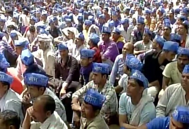 Saharanpur violence: Thousands of Dalit activists protest at Delhi's Jantar Mantar Saharanpur violence: Thousands of Dalit activists protest at Delhi's Jantar Mantar