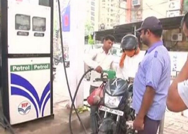 Lucknow police orders: 'No rule, no fuel' Lucknow police orders: 'No rule, no fuel'