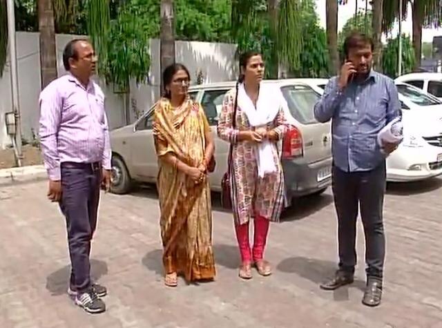 IAS officer Anurag Tiwari's death: Family reaches Lucknow to meet CM Yogi Adityanath, demands CBI enquiry IAS officer Anurag Tiwari's death: Family reaches Lucknow to meet CM Yogi Adityanath, demands CBI enquiry