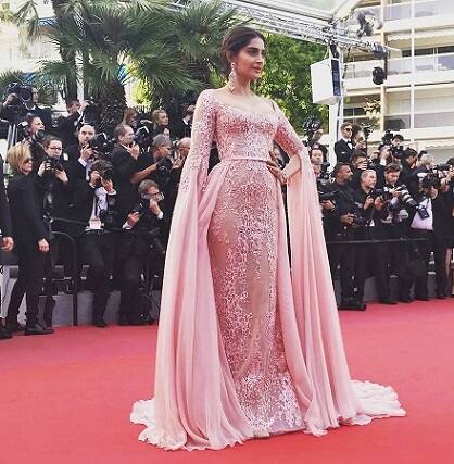 She is all set to begin shooting for Rhea's directorial debut 'Veerey Di Wedding' along with co-stars Kareena Kapoor Khan and Swara Bhaskar. (Image- Twitter @LOrealParisIn)