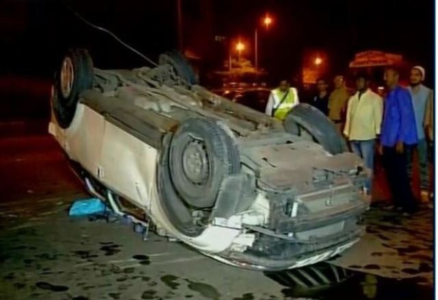 Maharashtra: Eight killed after car rams into tree  Maharashtra: Eight killed after car rams into tree
