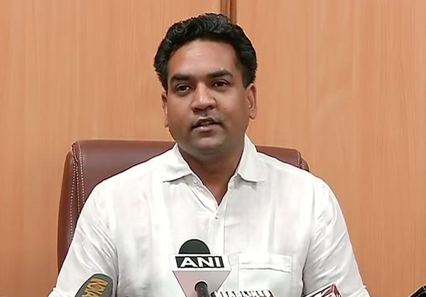 Mishra accuses Kejriwal of Rs 300 crore scam in medicine purchase Mishra accuses Kejriwal of Rs 300 crore scam in medicine purchase