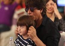 SRK thank fans for loving his youngest kid AbRam