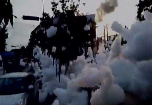 Traffic snarls in Bengaluru, as toxic snow with unbearable stink blankets city Traffic snarls in Bengaluru, as toxic snow with unbearable stink blankets city