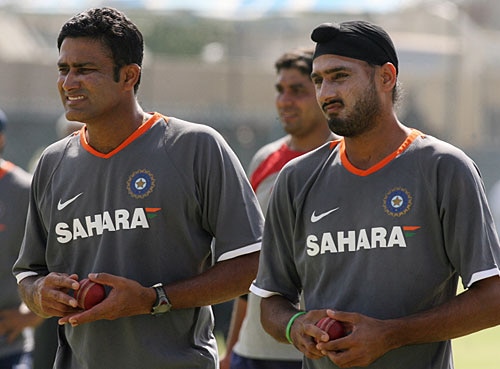 Harbhajan comes out in Kumble's defense Harbhajan comes out in Kumble's defense