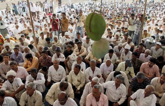 Maharashtra govt announces loan waiver; farmers call off protests Maharashtra govt announces loan waiver; farmers call off protests