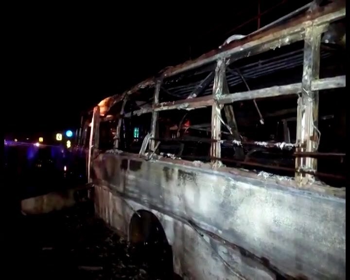 22 charred to death, 15 injured after bus collides with truck in UP's Bareilly
