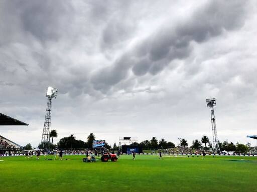 Rain interruptions made way for D/L method and Pakistan had to chase 324 runs in response to India’s 319 after the innings break. But the target was again revised to 289 from 41 overs after the third rain interruption (Photo: AFP)