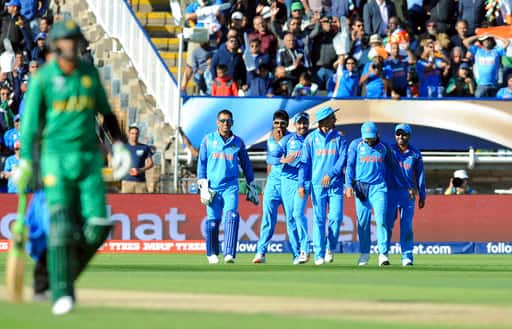 The task proved too much for Pakistan, who were bowled out for 164 in 33.4 overs (Photo: AP)