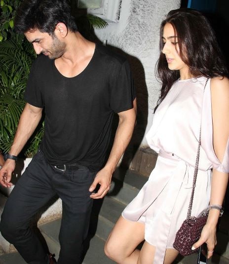 Sara Ali Khan spotted with her 'first hero' Sushant Singh Rajput Sara Ali Khan spotted with her 'first hero' Sushant Singh Rajput