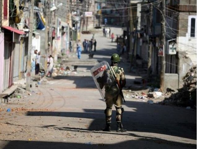 Shopian: Civilian killed in clashes with security forces Shopian: Civilian killed in clashes with security forces