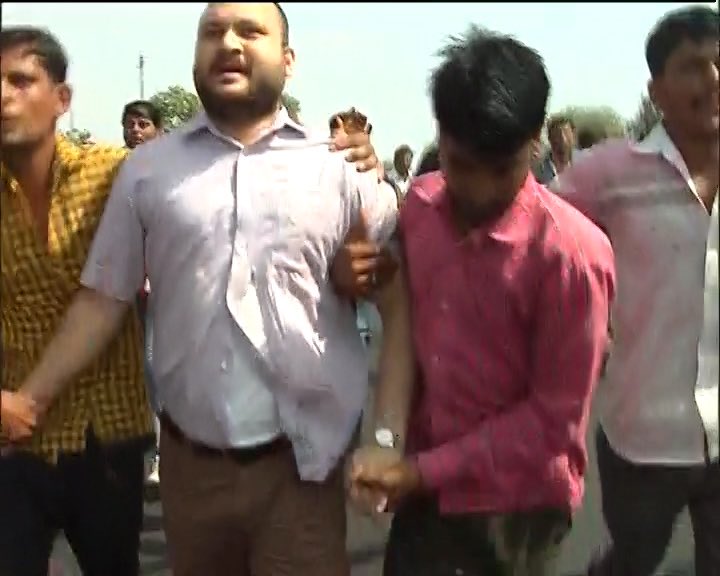 Farmers' agitation in Mandsaur turns violent; Protesters manhandle DM, attack media persons