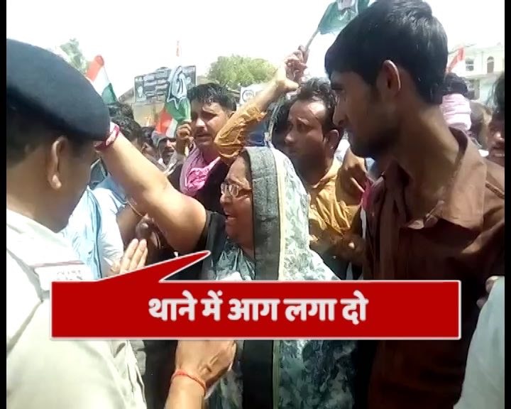 'Burn the police station': Watch Congress MLA Shakuntala Khatik inciting mob in Madhya Pradesh 'Burn the police station': Watch Congress MLA Shakuntala Khatik inciting mob in Madhya Pradesh
