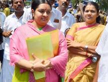 Jayalalithaa\'s niece Deepa Jayakumar denied entry into Poes Garden House
