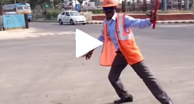 VIDEO: Kolkata's dancing cop who makes people smile VIDEO: Kolkata's dancing cop who makes people smile