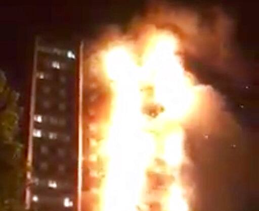 Masive Blaze Engulfs 27-storey Tower in West London Masive Blaze Engulfs 27-storey Tower in West London