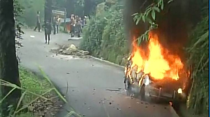 Violence, shutdown in Darjeeling as cops claim 'hundreds' of weapons found in GJM premises Violence, shutdown in Darjeeling as cops claim 'hundreds' of weapons found in GJM premises