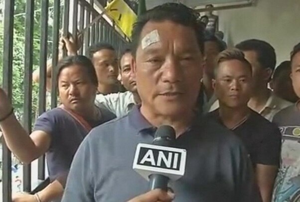 GJM Chief accuses Mamata of 'unlawfully ordering attack' on his house, office GJM Chief accuses Mamata of 'unlawfully ordering attack' on his house, office