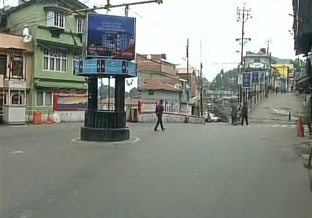 Darjeeling: Indefinite strike called by Gorkha Janmukti Morcha enters into sixth-day Darjeeling: Indefinite strike called by Gorkha Janmukti Morcha enters into sixth-day