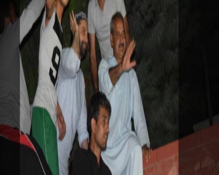 Separatist Mirwaiz Umar Farooq celebrates in the valley after Pakistan win against India in ICC Champions Trophy on Sunday/ ABP News Image