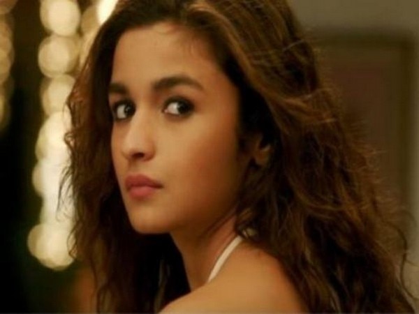 Alia to play Kashmiri girl in Meghna Gulzar's next Alia to play Kashmiri girl in Meghna Gulzar's next