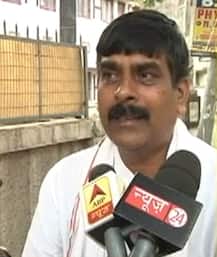 RJD leader Sanoj Yadav accuses Lalu’s son Tej Pratap of beating him, abusing & threatening to kill