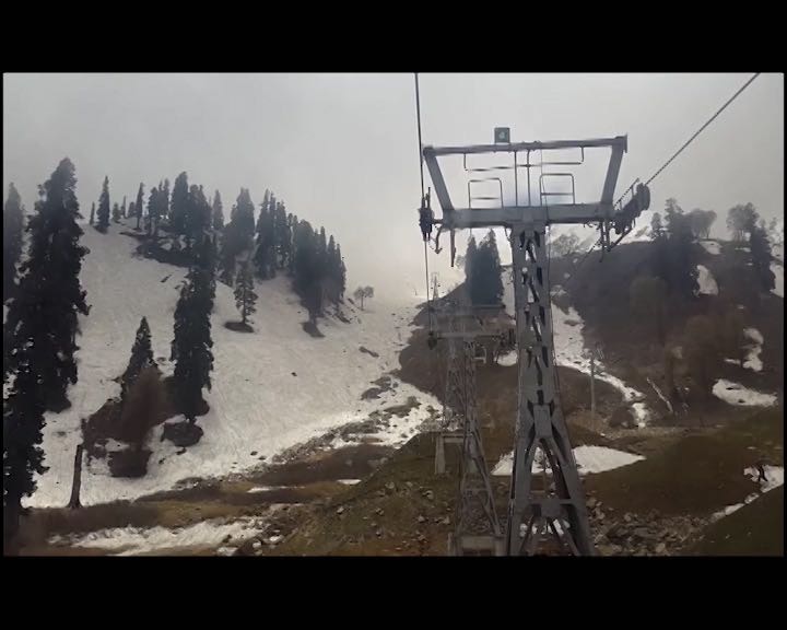 J&K: Four of Delhi family, three others die in Gulmarg cable car accident J&K: Four of Delhi family, three others die in Gulmarg cable car accident