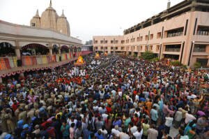 Odisha: Lakhs of people attend Rath Yatra of Lord Jagannath at Puri