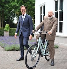 Minister President of Netherlands Mark Rutte gifts bicycle to Modi, PM says \'Thank You\'