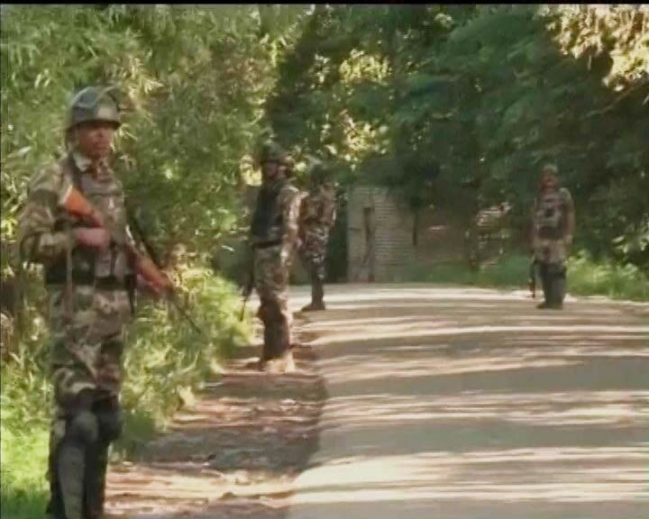 Anantnag, J&K: 2 terrorists including LeT's Bashir Lashkari gunned down by Army Anantnag, J&K: 2 terrorists including LeT's Bashir Lashkari gunned down by Army