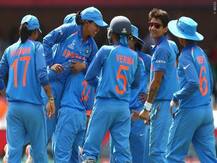 B-town congratulates Indian eves post Pakistan\'s drubbing