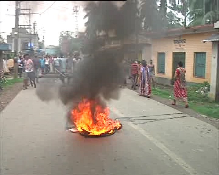 BJP MP Roopa Ganguly, party members detained on way to Baduria