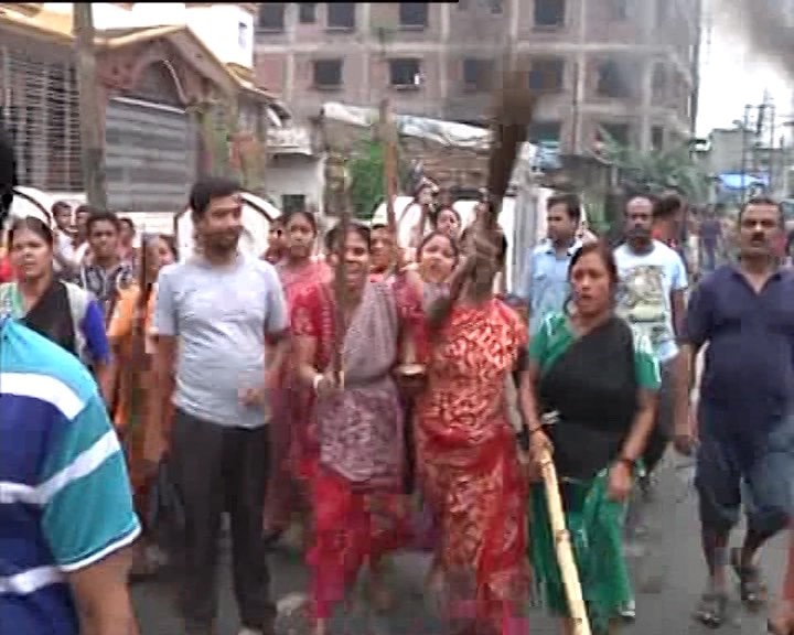 BJP MP Roopa Ganguly, party members detained on way to Baduria