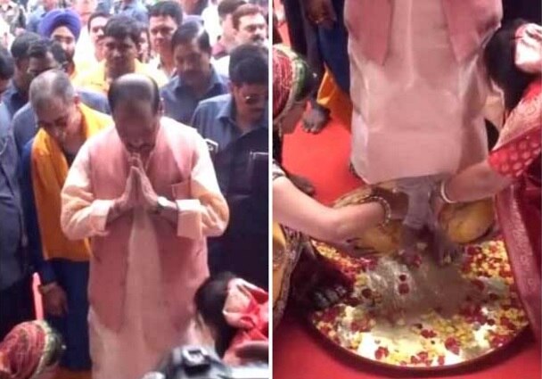 Video: Women wash feet of Jharkhand CM Raghubar Das on Guru Purnima Video: Women wash feet of Jharkhand CM Raghubar Das on Guru Purnima